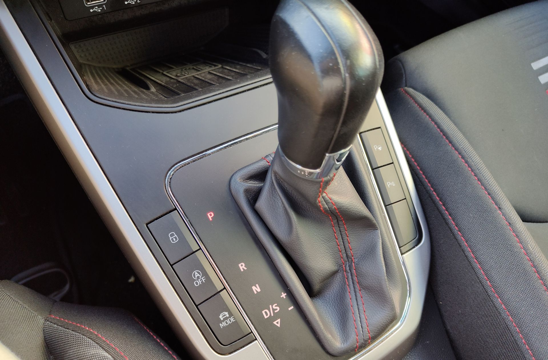 SEAT Arona 1.0 TSI Ecomotive FR DSG - foto 6