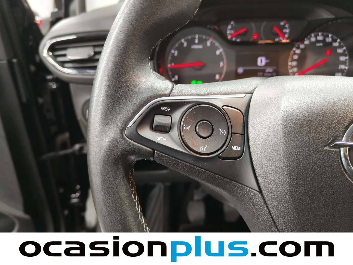 Foto Opel Crossland X Opel Crossland X 1.2 S&S Design Line 120 Aniversario (110 CV)