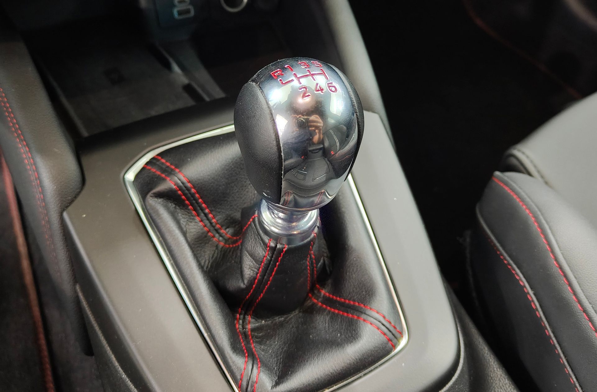 Ford Focus 2.3 EcoBoost ST - foto 6