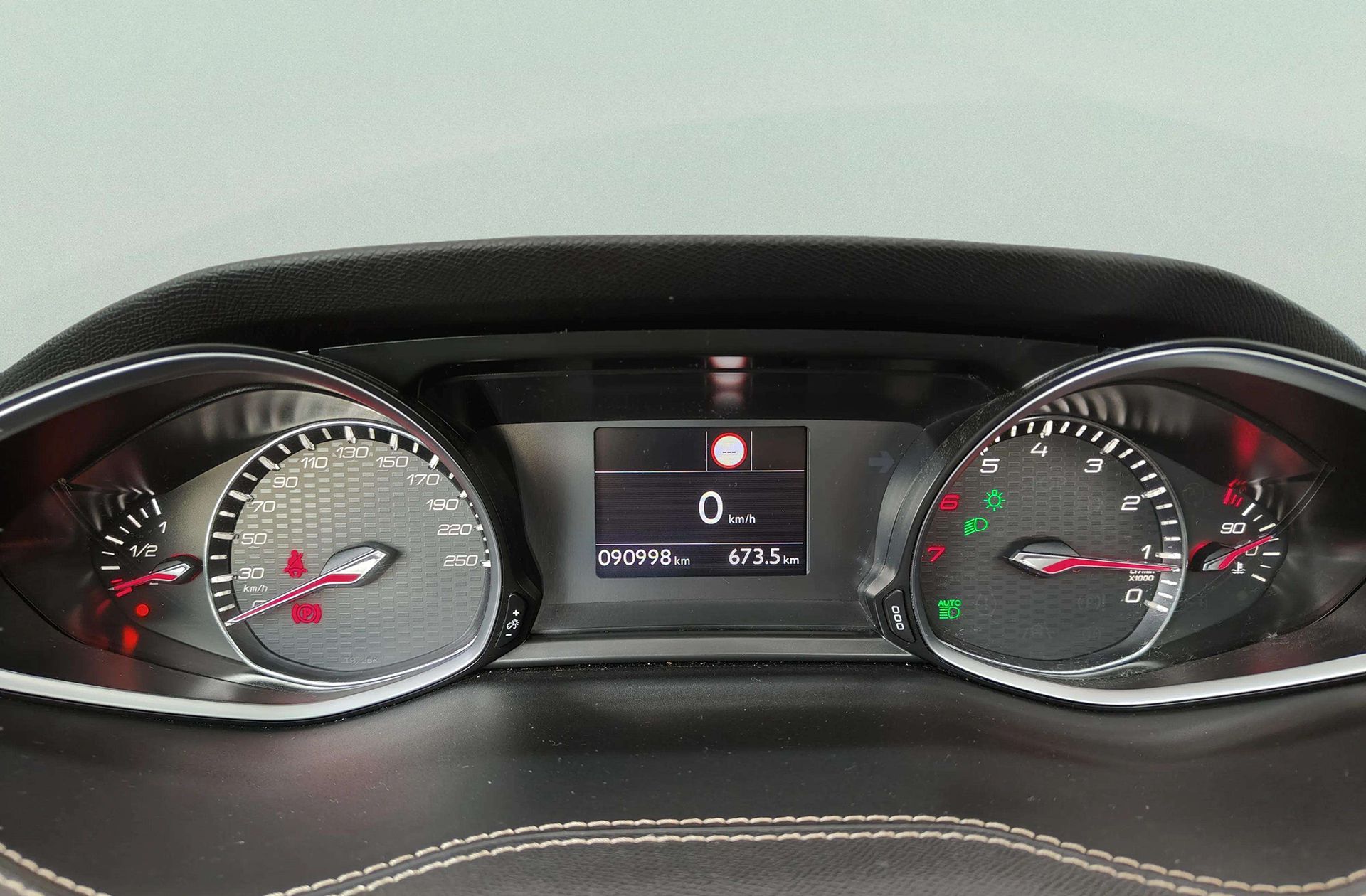Peugeot 308 GTi by Peugeot Sport - foto 36