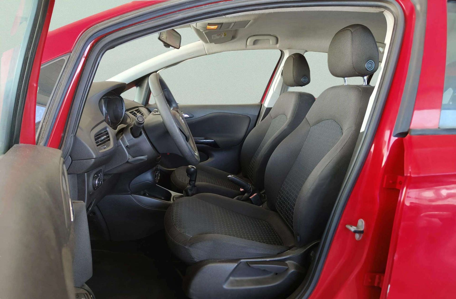 Opel Corsa 1.4 Expression - foto 9