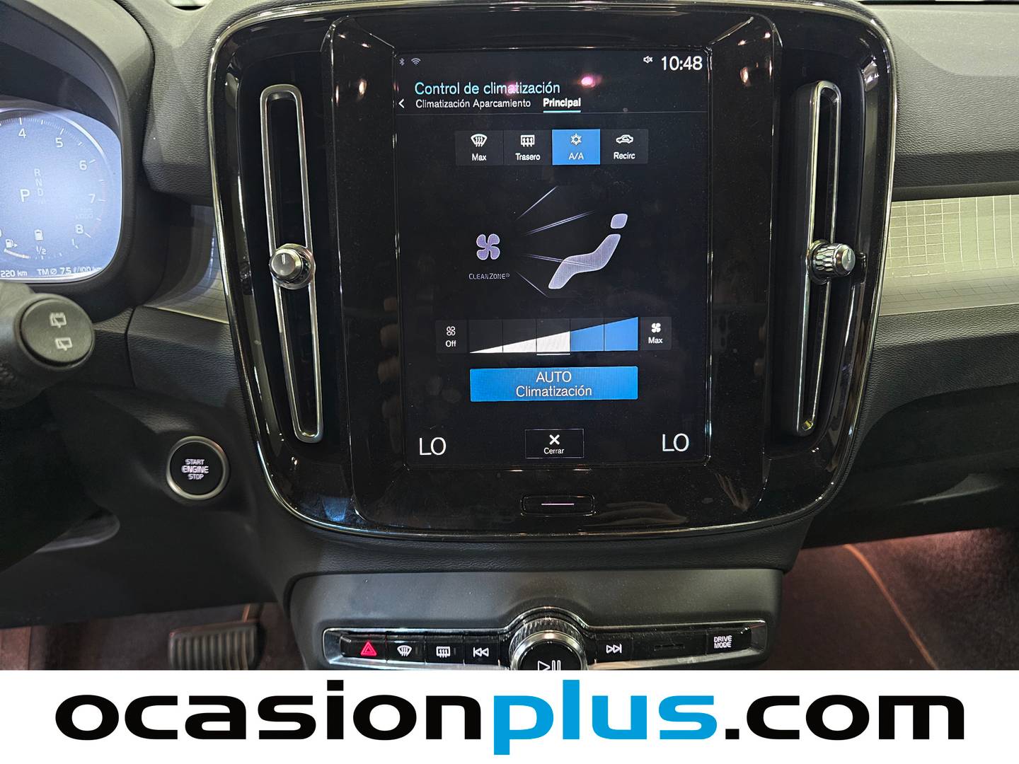 Foto Volvo XC40 Volvo XC40 B3 G Momentum Pro Auto (163 CV)