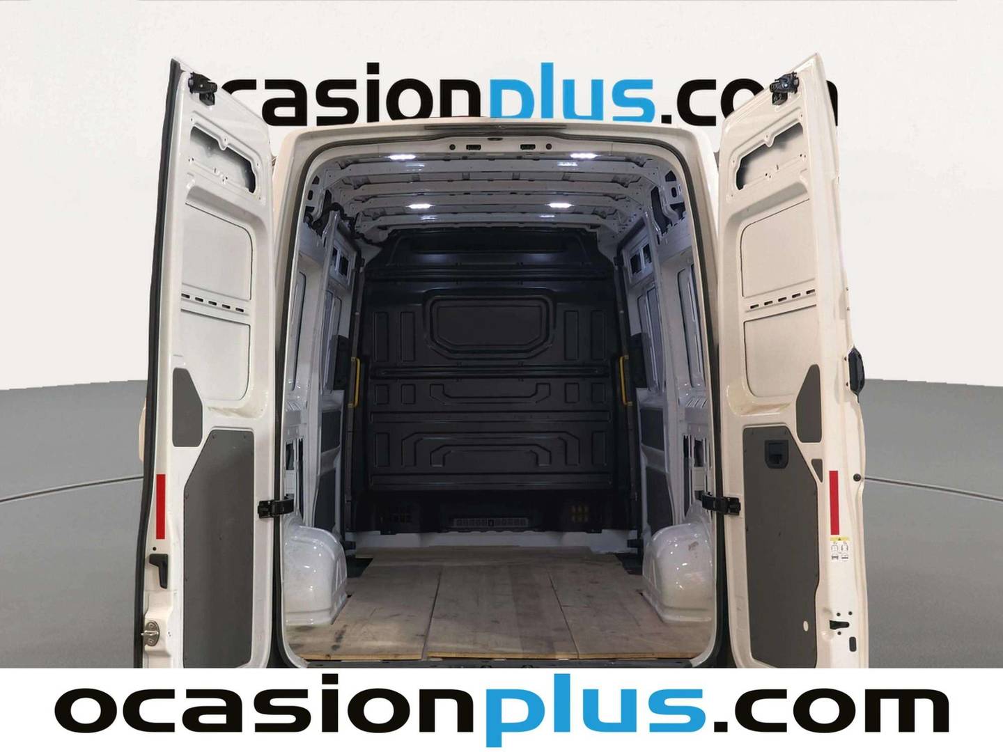 Fotos maletero Volkswagen Crafter Volkswagen Crafter 35 Furgón Batalla Media L3H2 2.0 TDI (177 CV)