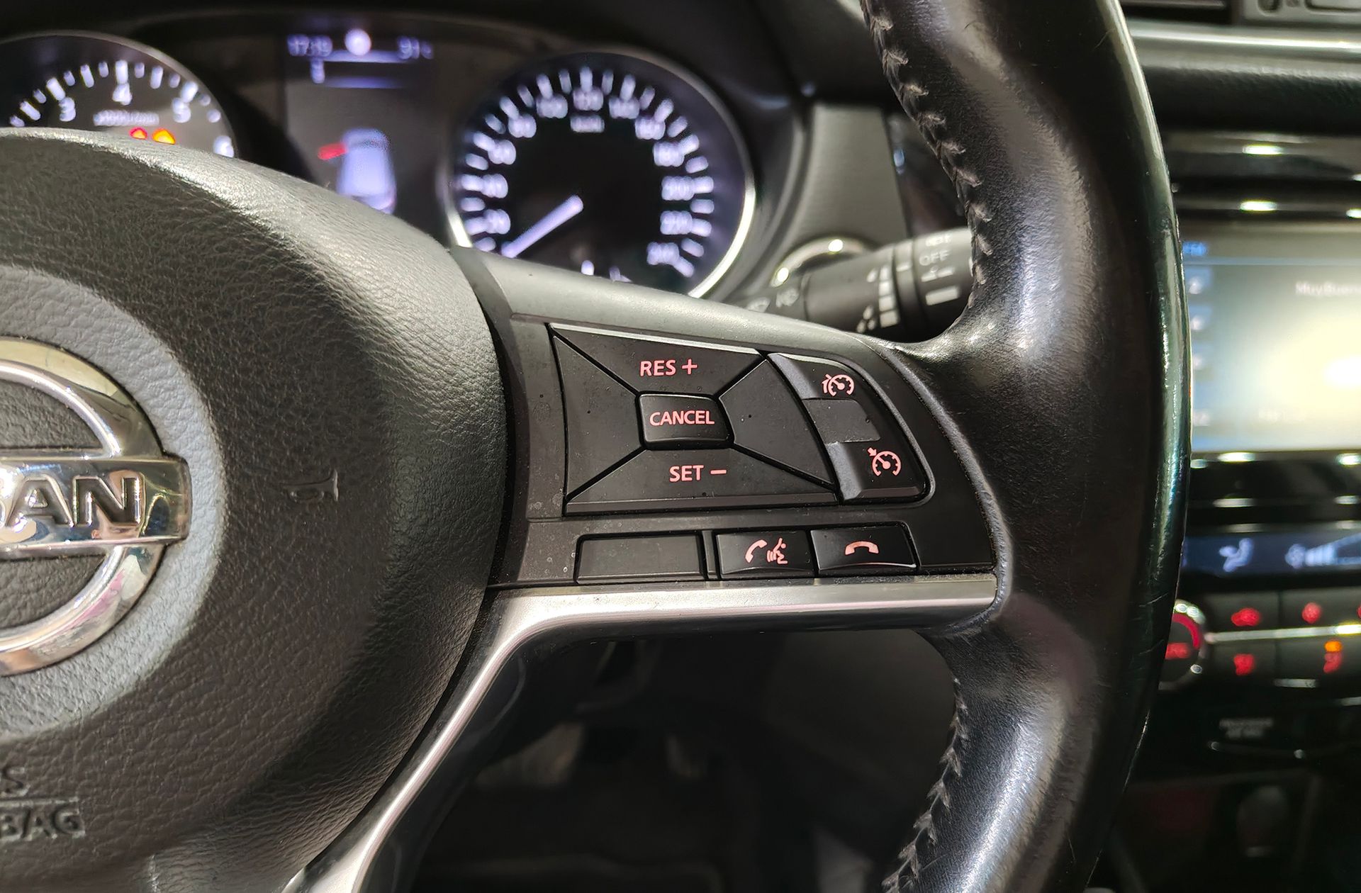 Nissan Qashqai DIG-T 115 N-Connecta Xtronic - foto 25