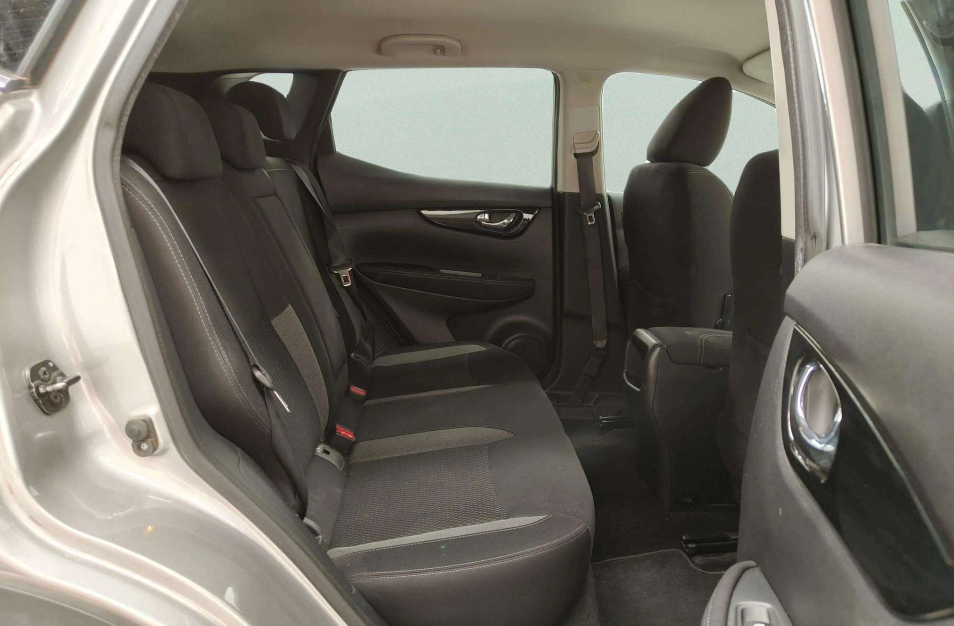 Nissan Qashqai DIG-T 115 N-Connecta 4x2 - foto 17