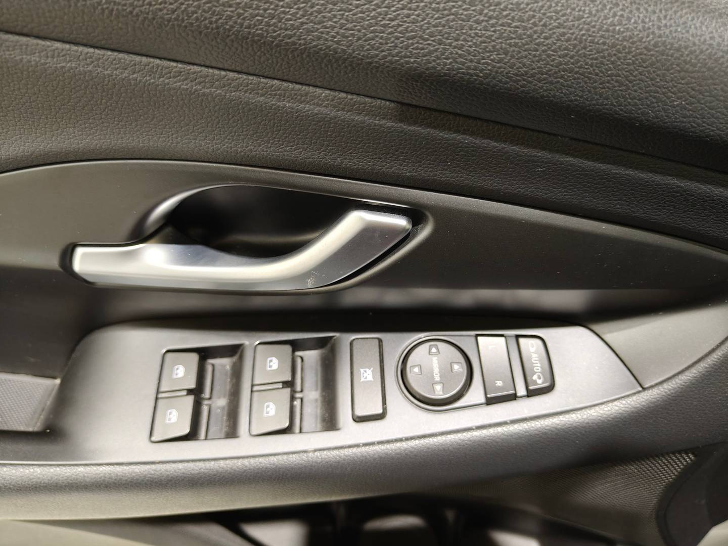 Hyundai i30 Hyundai i30 1.4 TGDI Tecno DCT (140 CV) gasolina