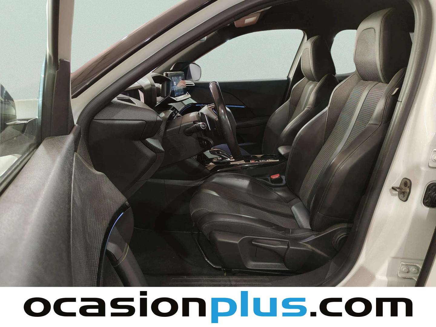 Foto asientos delanteros Peugeot 2008 Peugeot 2008 PureTech 130 S&S GT Line EAT8 (130 CV)