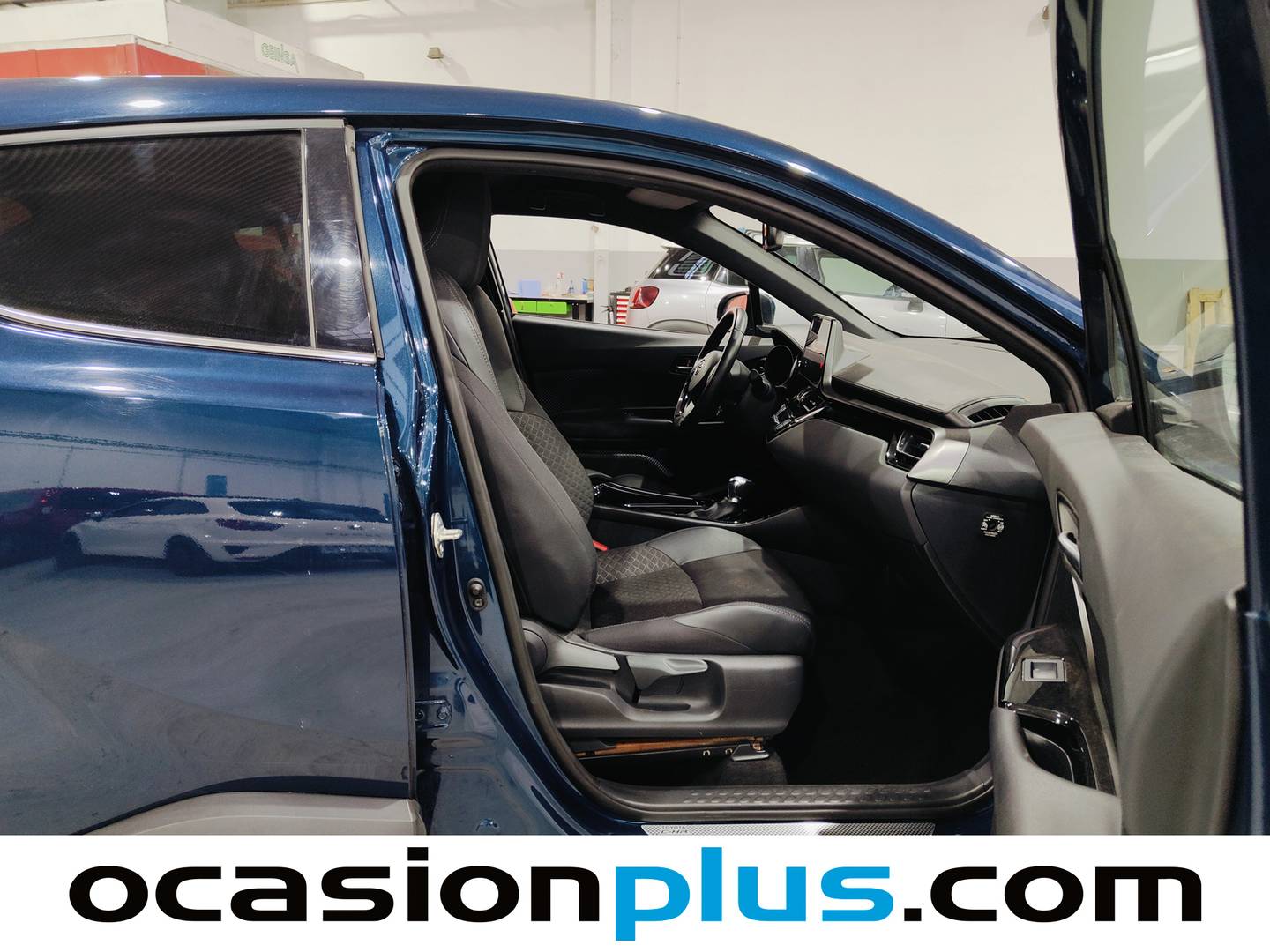 Foto Toyota C-HR Toyota C-HR 1.8 125H Advance (122 CV)