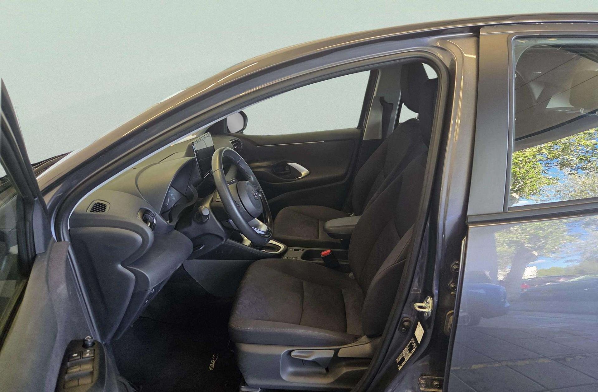 Toyota Yaris 120H Active Plus - foto 9