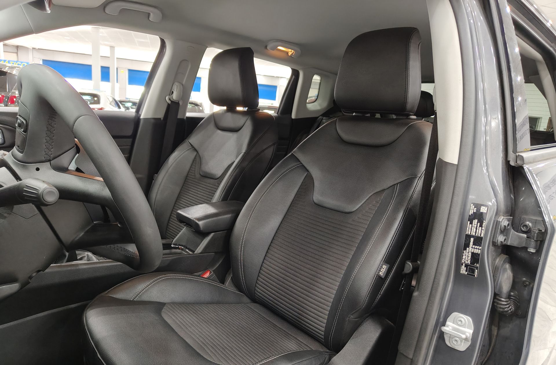 Jeep Compass 1.3 Gse Night Eagle FWD - foto 8