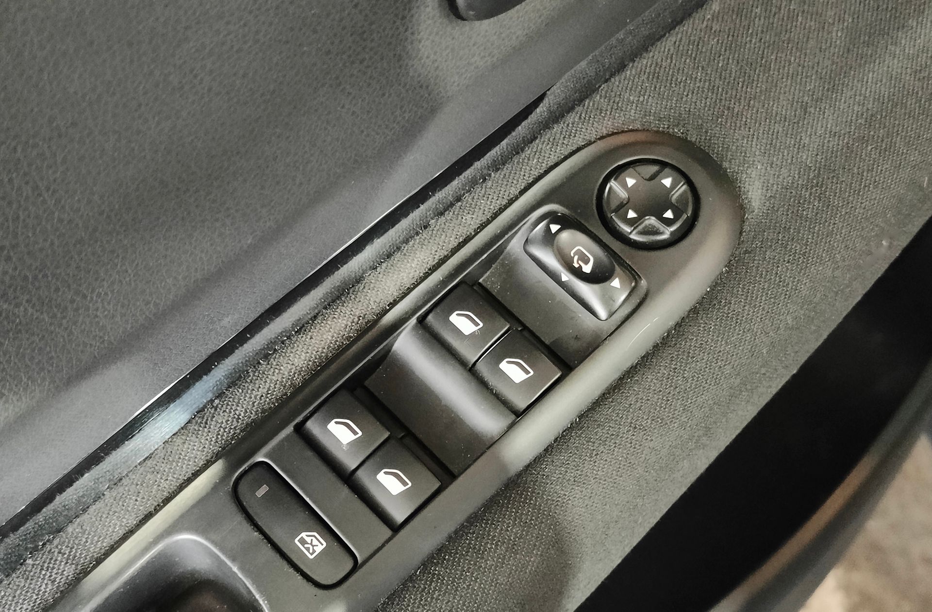 Peugeot 5008 2.0 BlueHDi Allure 7 plazas - foto 37