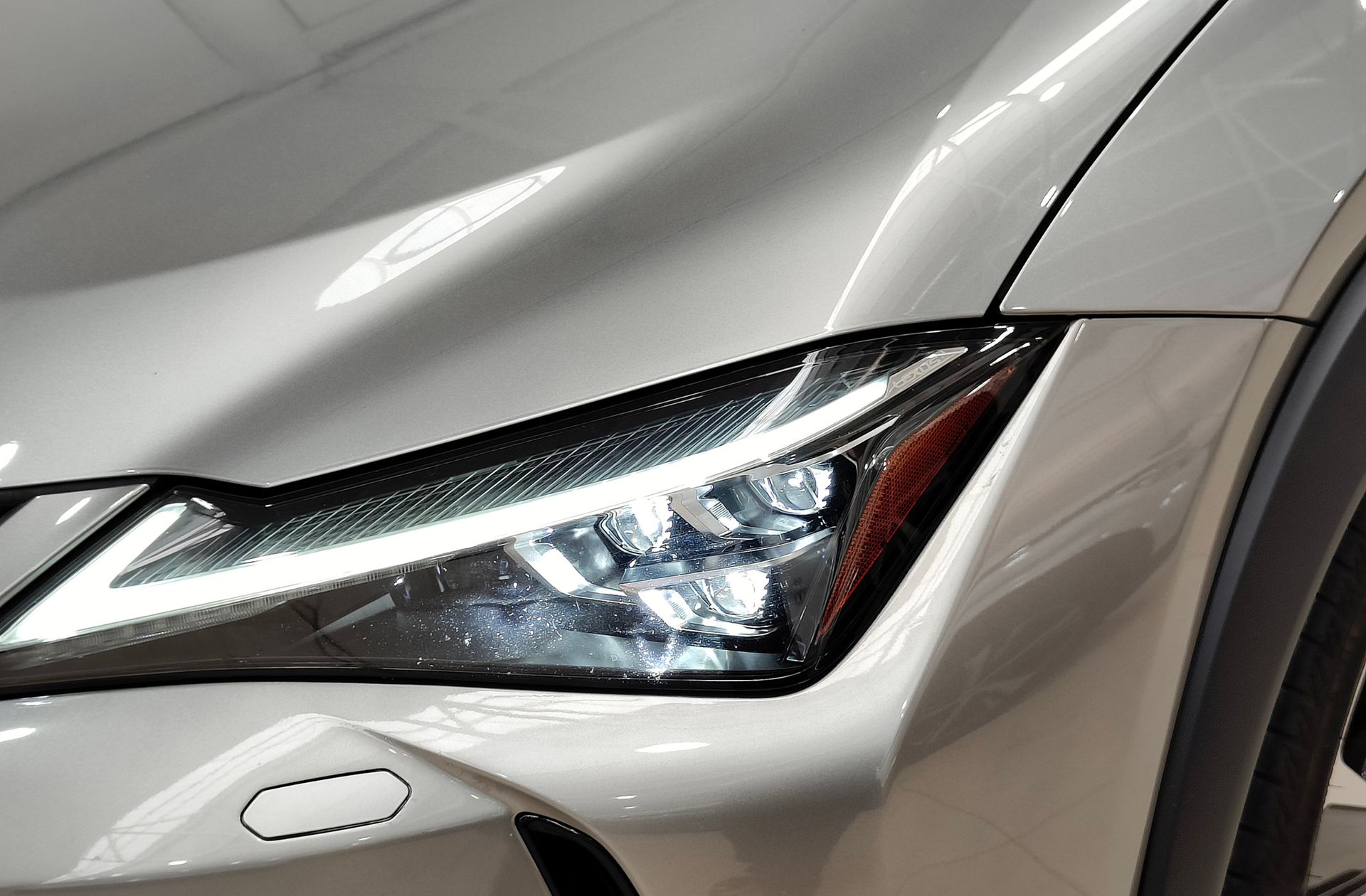 Lexus UX 250h Luxury - foto 16
