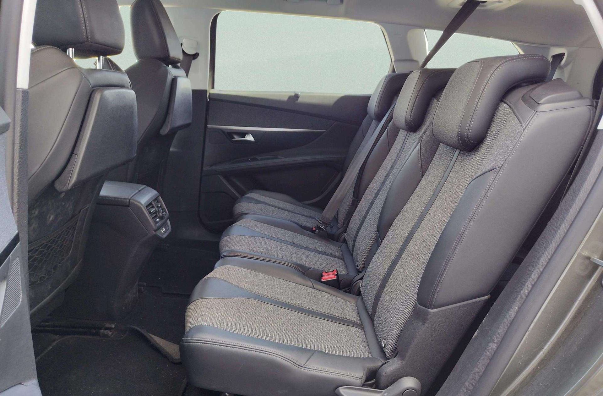 Peugeot 5008 PureTech 130 Allure 7 plazas - foto 17