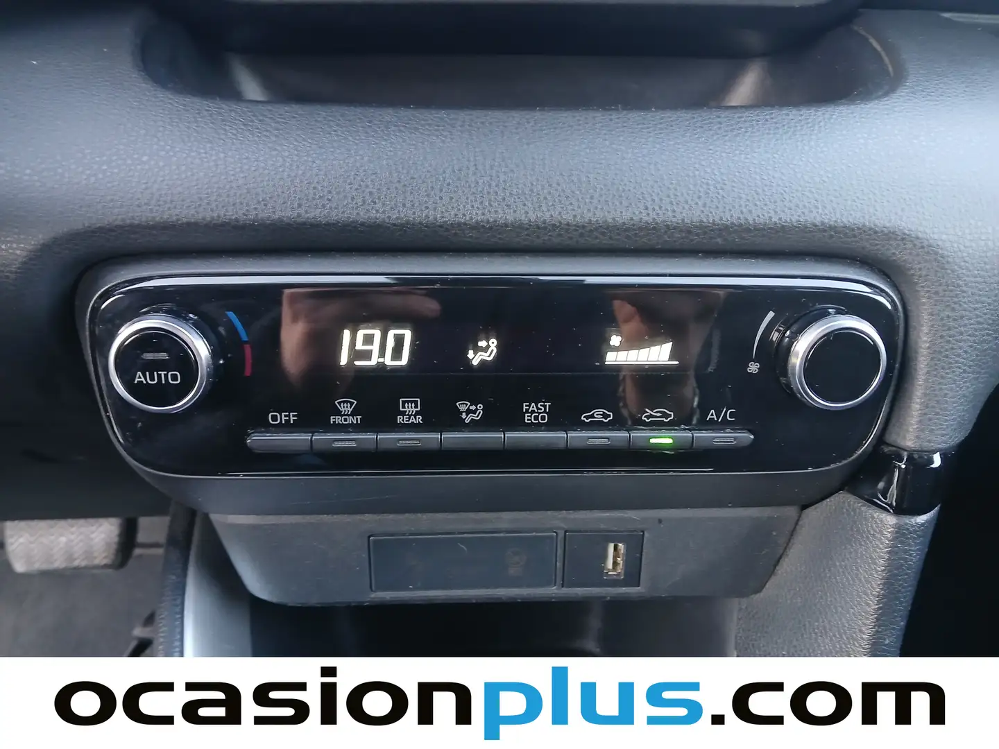 Foto Toyota Yaris Toyota Yaris 120H Business Plus (116 CV)