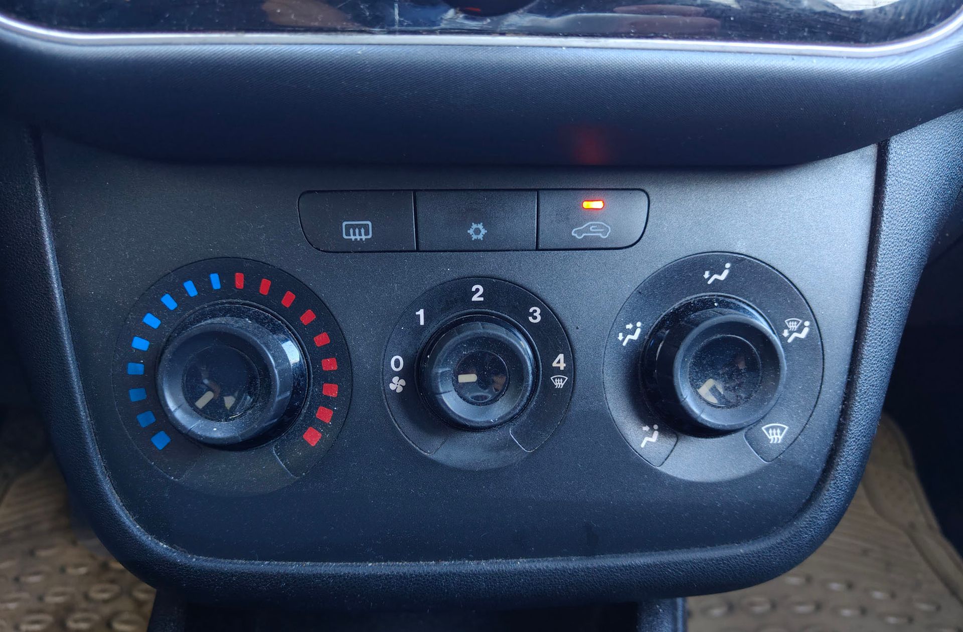 Fiat Punto Evo 1.3 MultiJet Active - foto 22