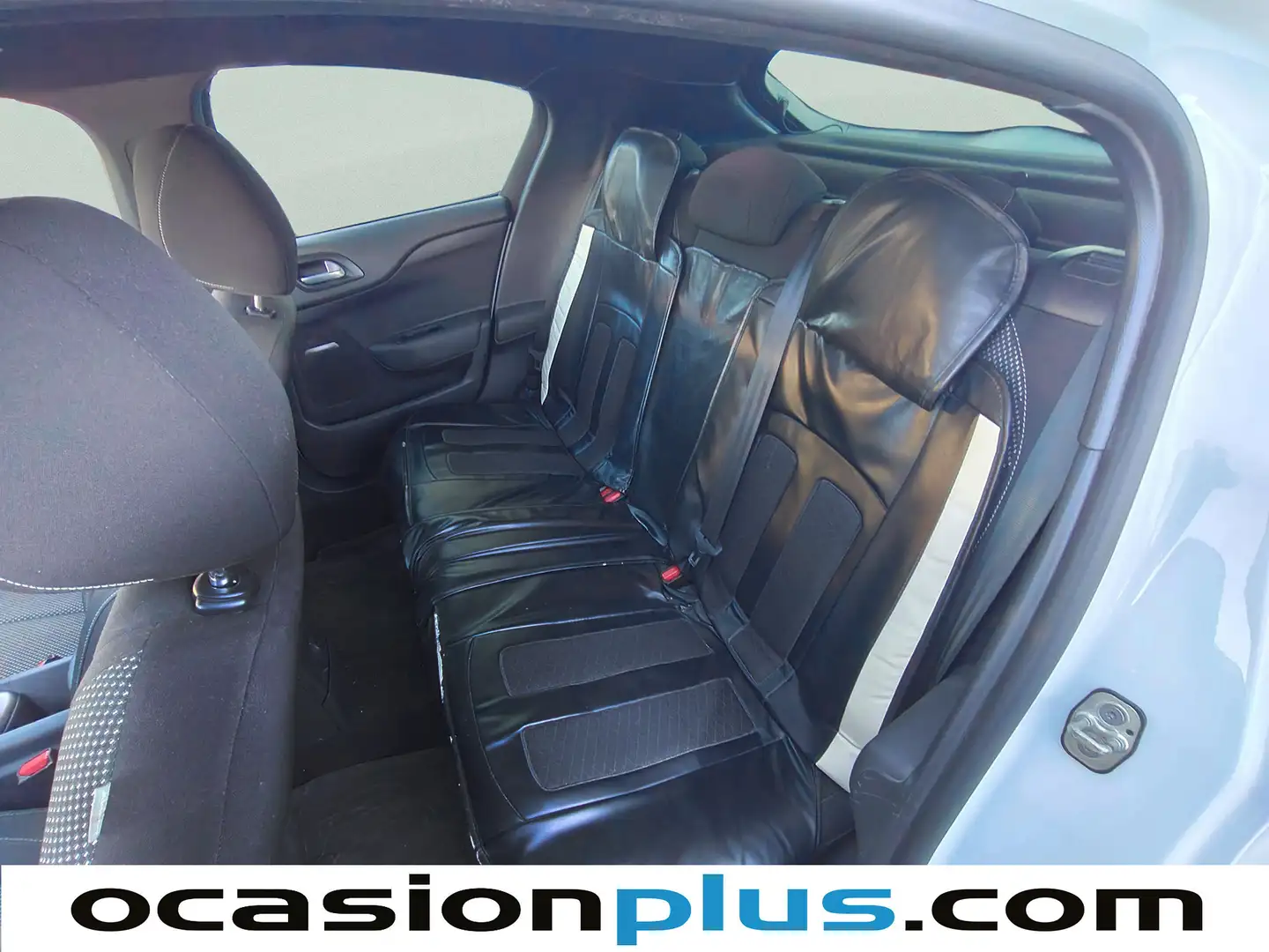 Foto DS DS 4 Citroen DS4 PureTech 130 S&S Desire (131 CV)