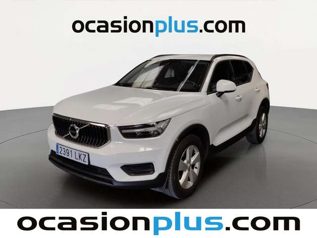 Volvo XC40 T2 Momentum Core (129 CV) de segunda mano