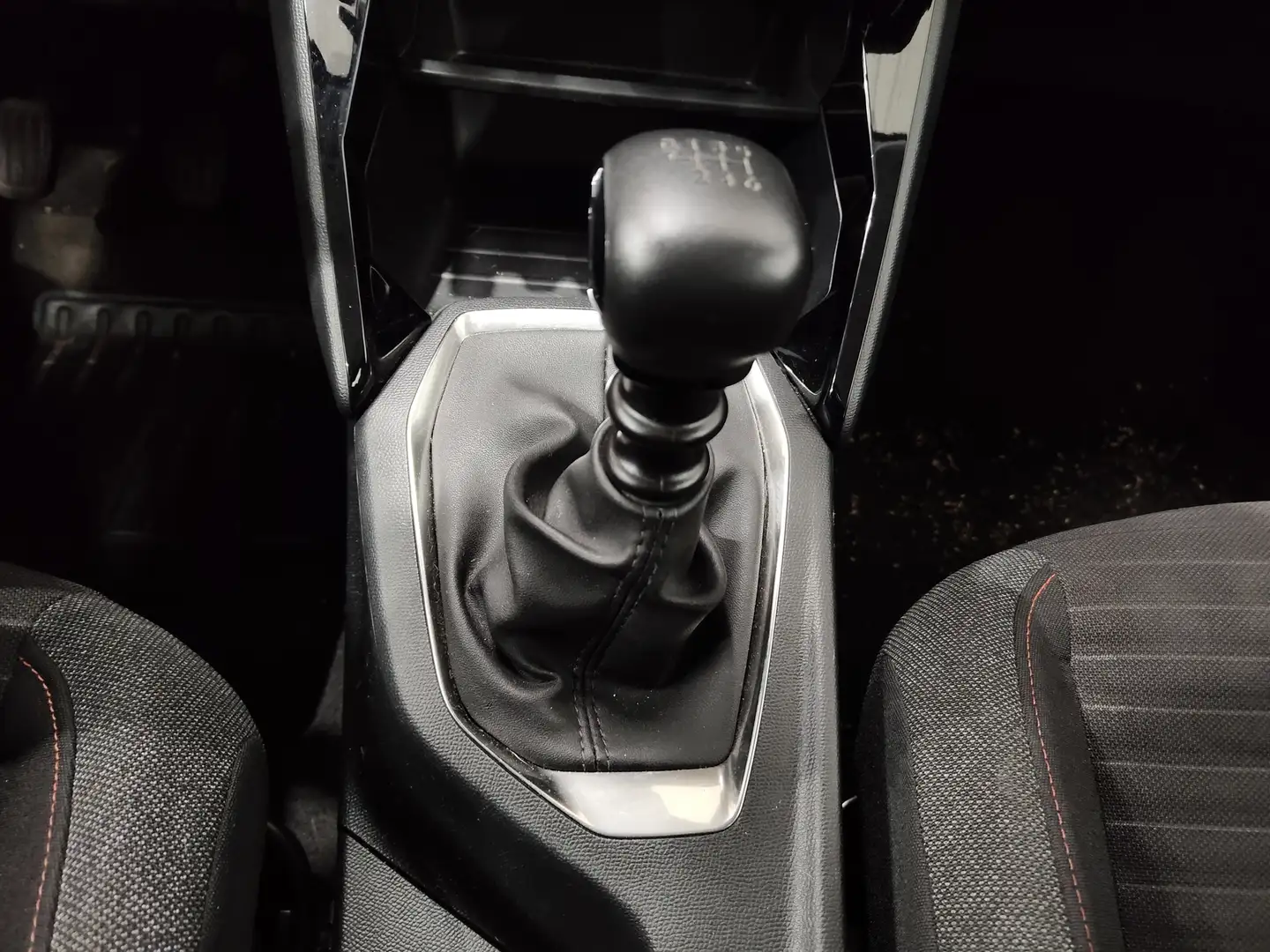 Foto Peugeot 208 Peugeot 208 PureTech 100 Active Pack (100 CV)