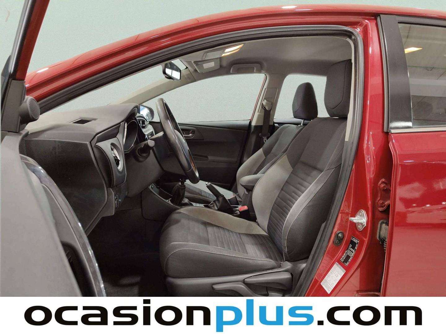 Foto asientos delanteros Toyota Auris Toyota Auris 120T Active (116 CV)