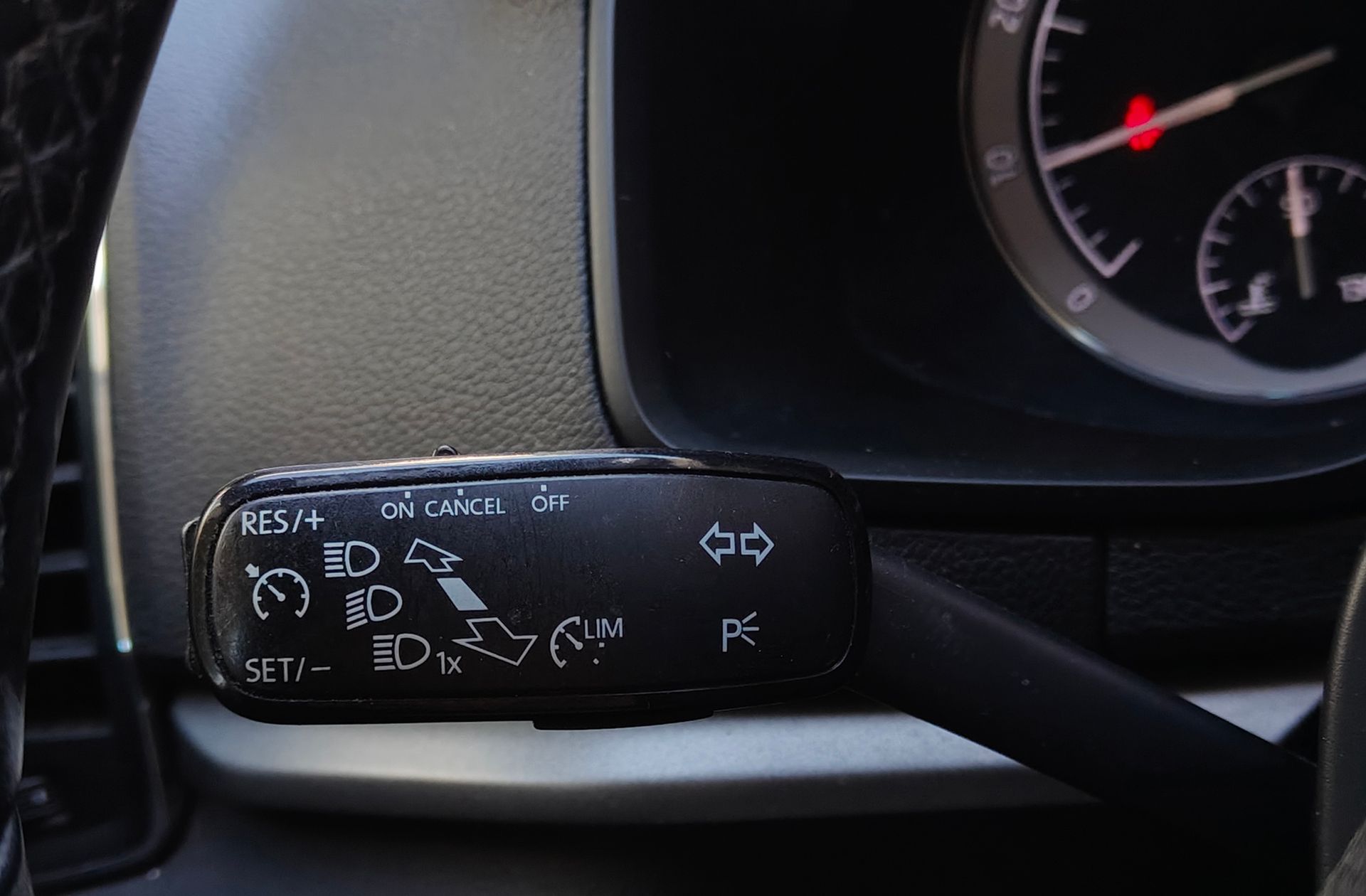 Škoda Karoq 1.5 TSI ACT Ambition DSG - foto 29