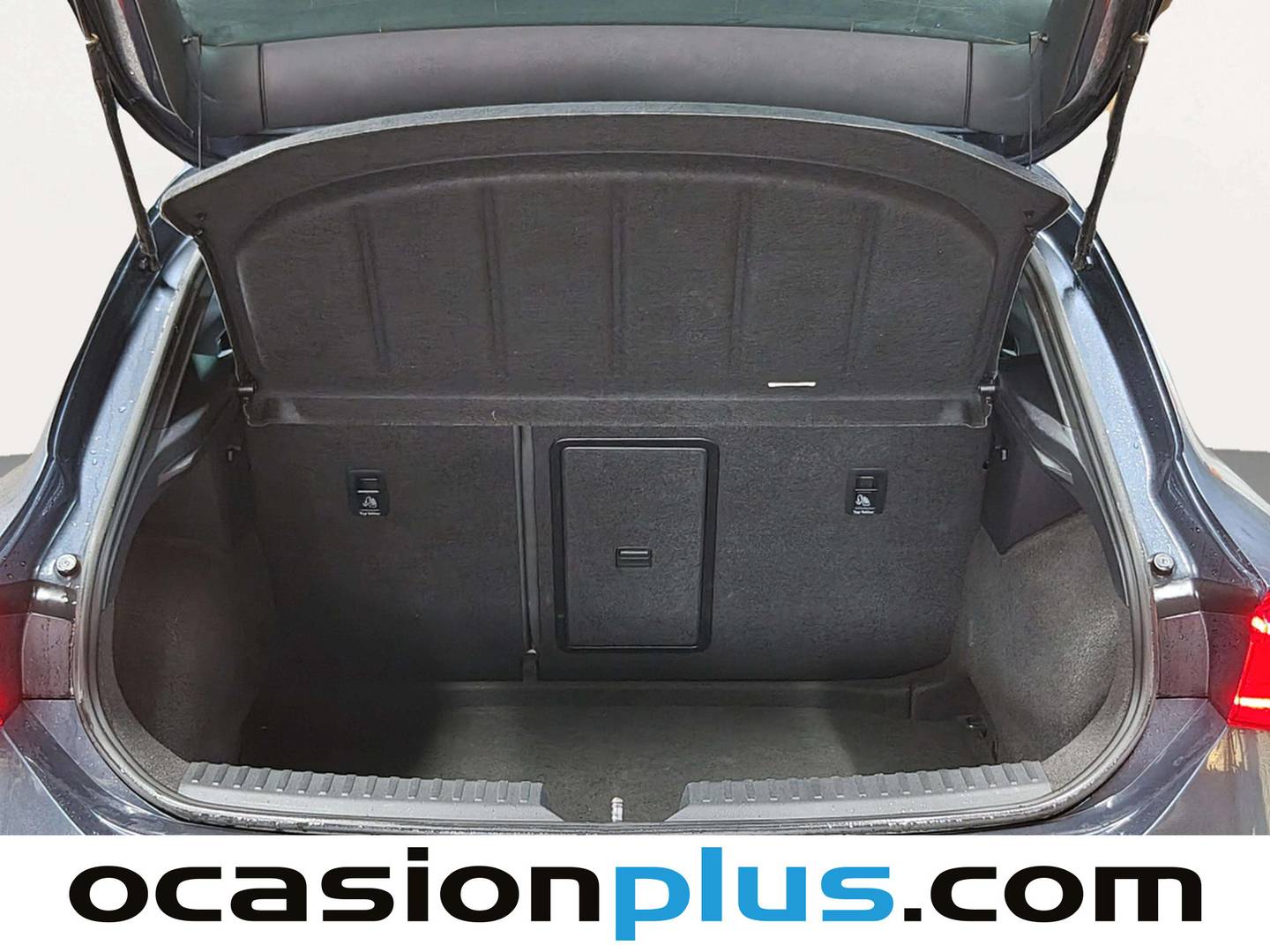 Fotos maletero Seat León Seat León 1.0 eTSI S&S FR 25 Aniversario DSG (110 CV)