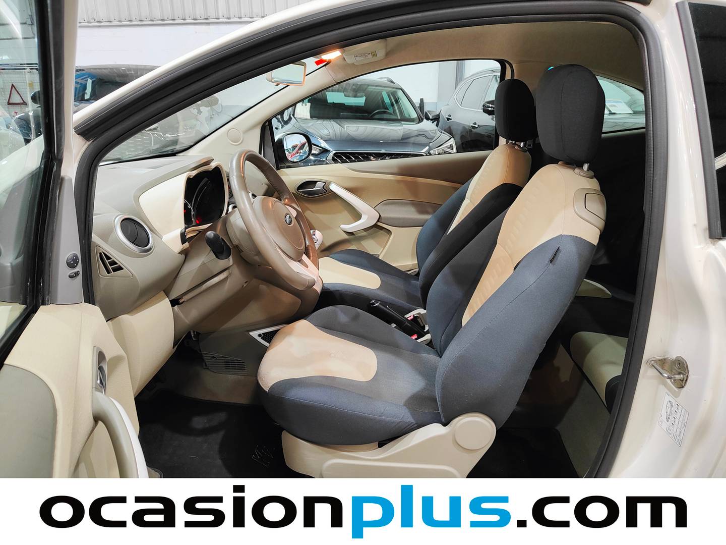 Foto asientos delanteros Ford Ka Ford Ka 1.20 Titanium+ (69 CV)