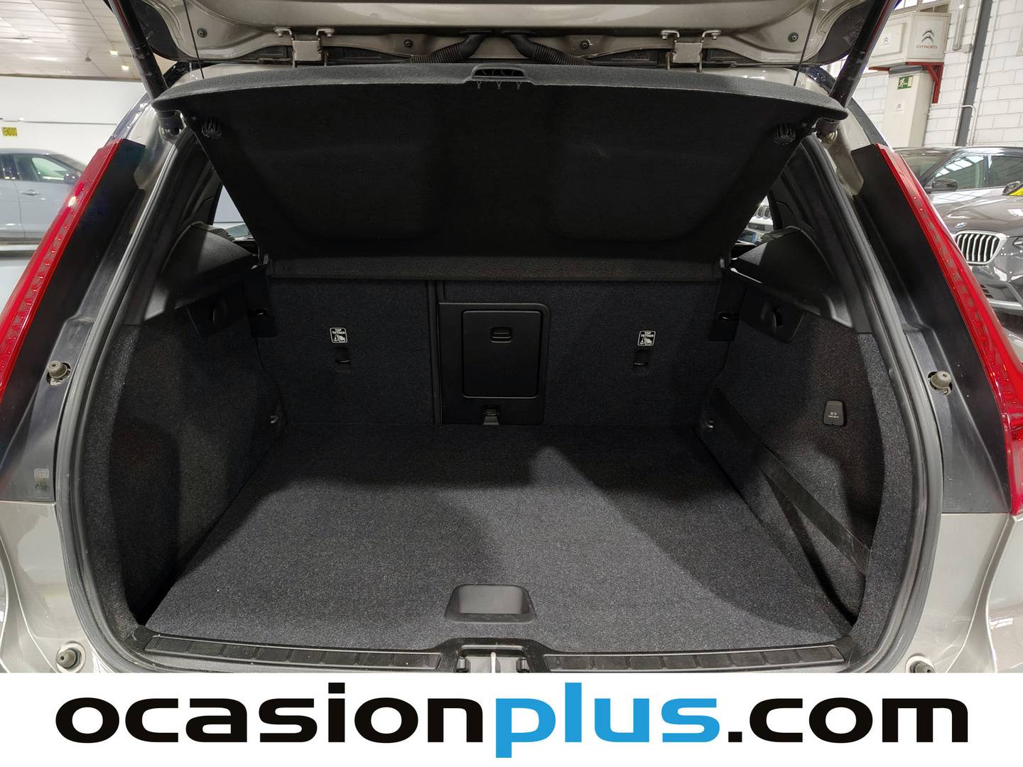 Fotos maletero Volvo XC40 Volvo XC40 T3 Business Plus (163 CV)