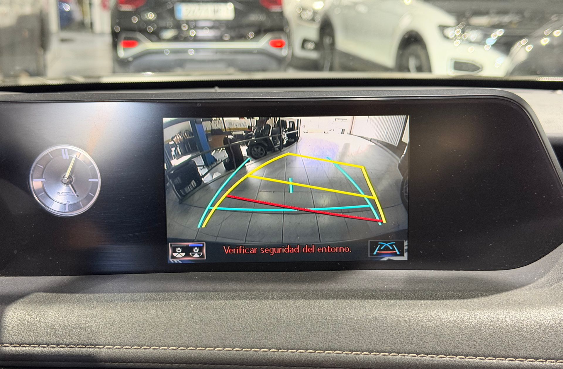 Lexus UX 250h Business Navigation 2WD - foto 8