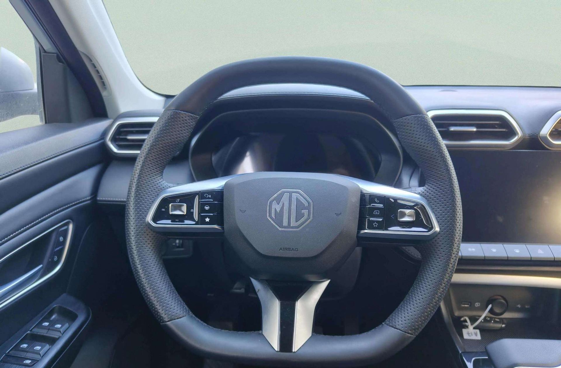 MG ZS 1.5 Hybrid+ Luxury - foto 25