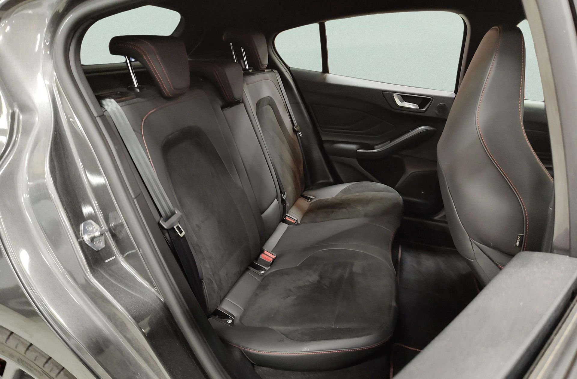 Ford Focus 2.3 EcoBoost ST - foto 22