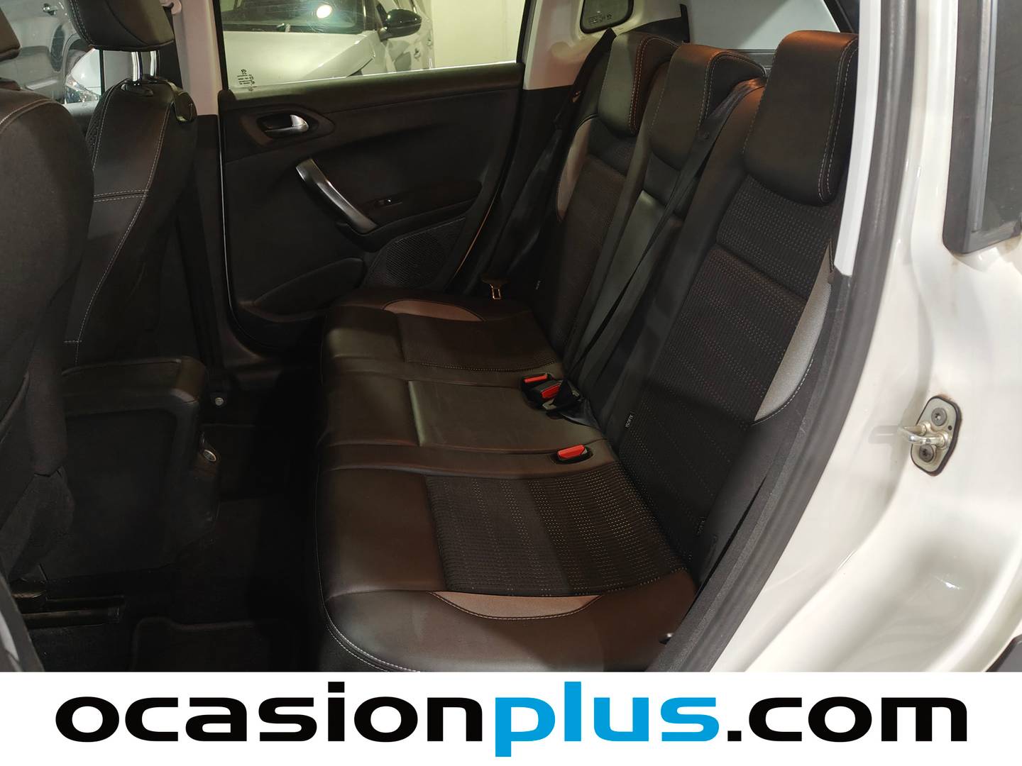 Foto asientos traseros Peugeot 2008 Peugeot 2008 BlueHDi 120 S&S Allure (120 CV)