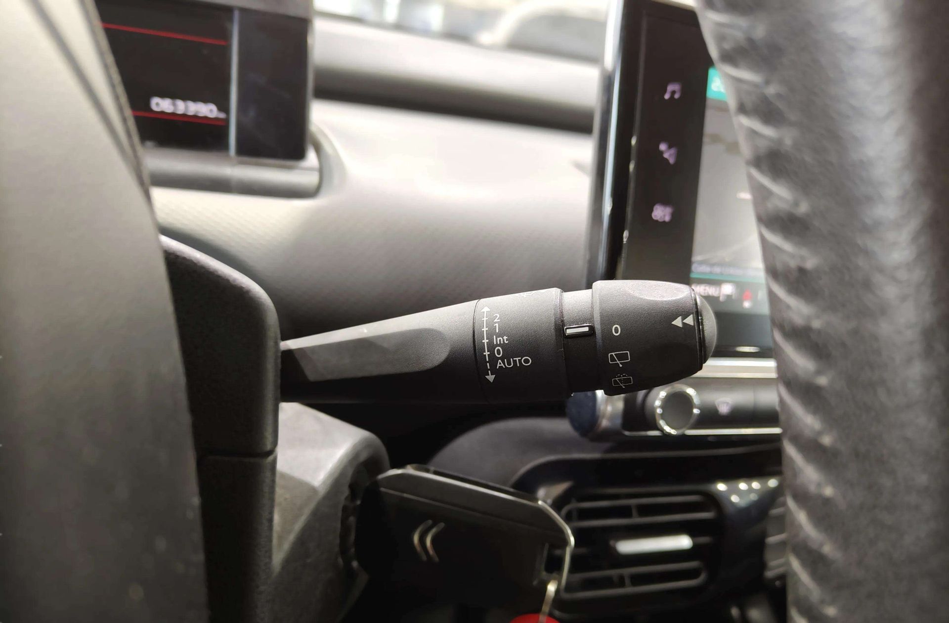 Citroën C4 Cactus BlueHDi 100 Shine - foto 31