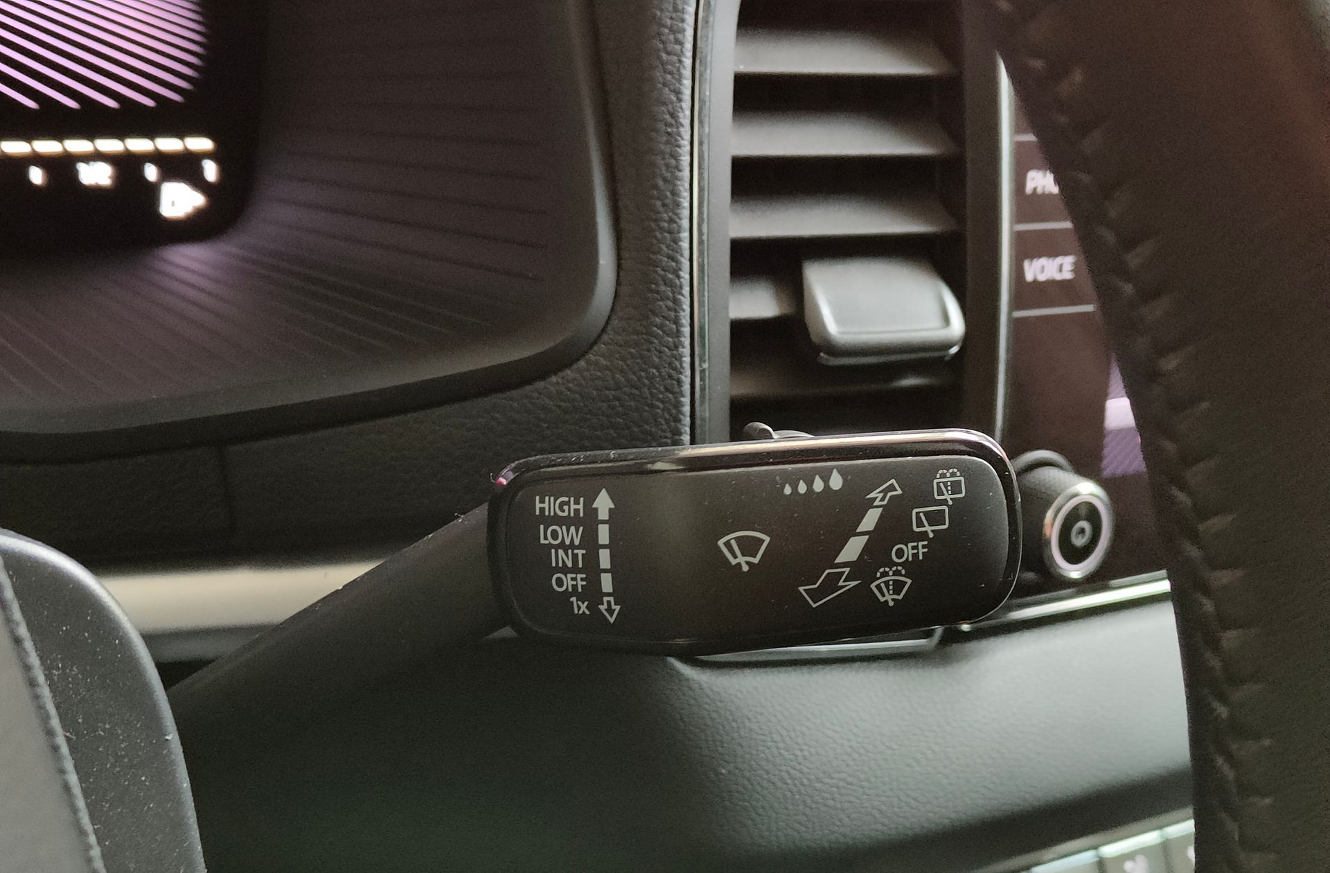 Škoda Karoq 2.0 TDI Selection - foto 28
