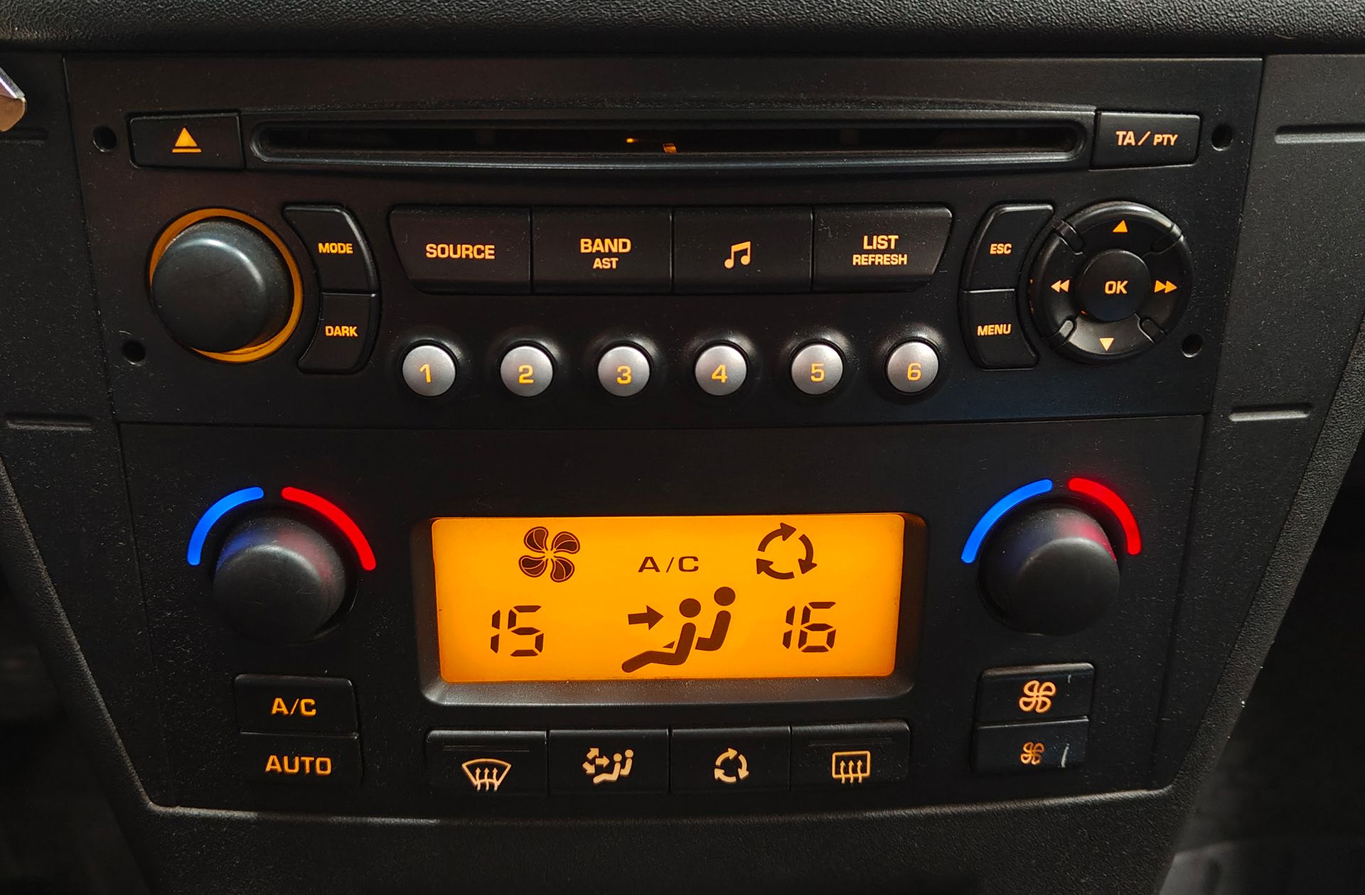 Citroën C4 1.6 HDi VTR Plus - foto 23