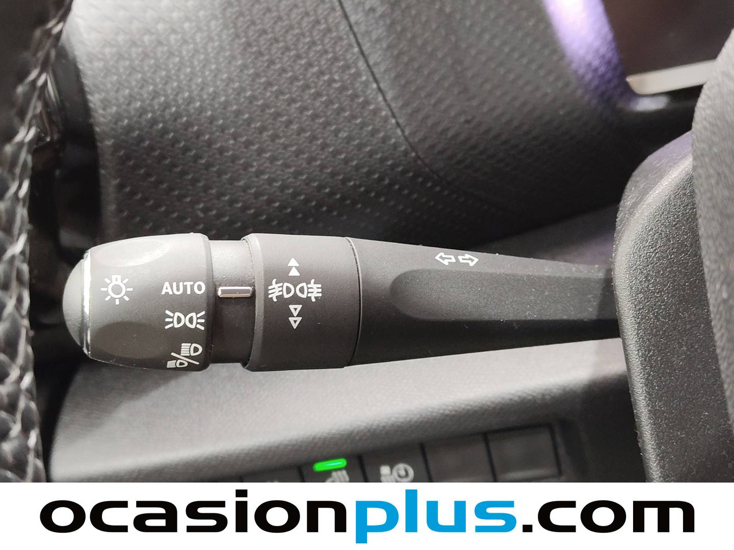 Foto Citroën ë-C4 Citroen ë-C4 eléctrico 50kWh Shine (136 CV)