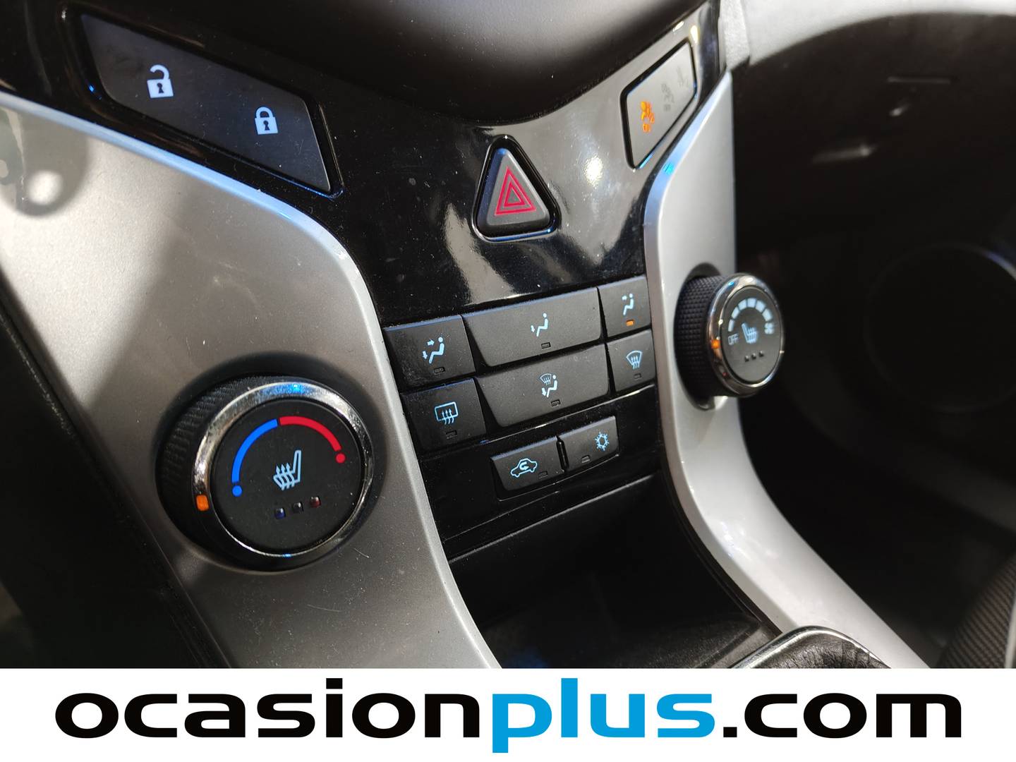 Extras y acabados del Chevrolet Cruze Chevrolet Cruze 1.6 LT (124 CV)