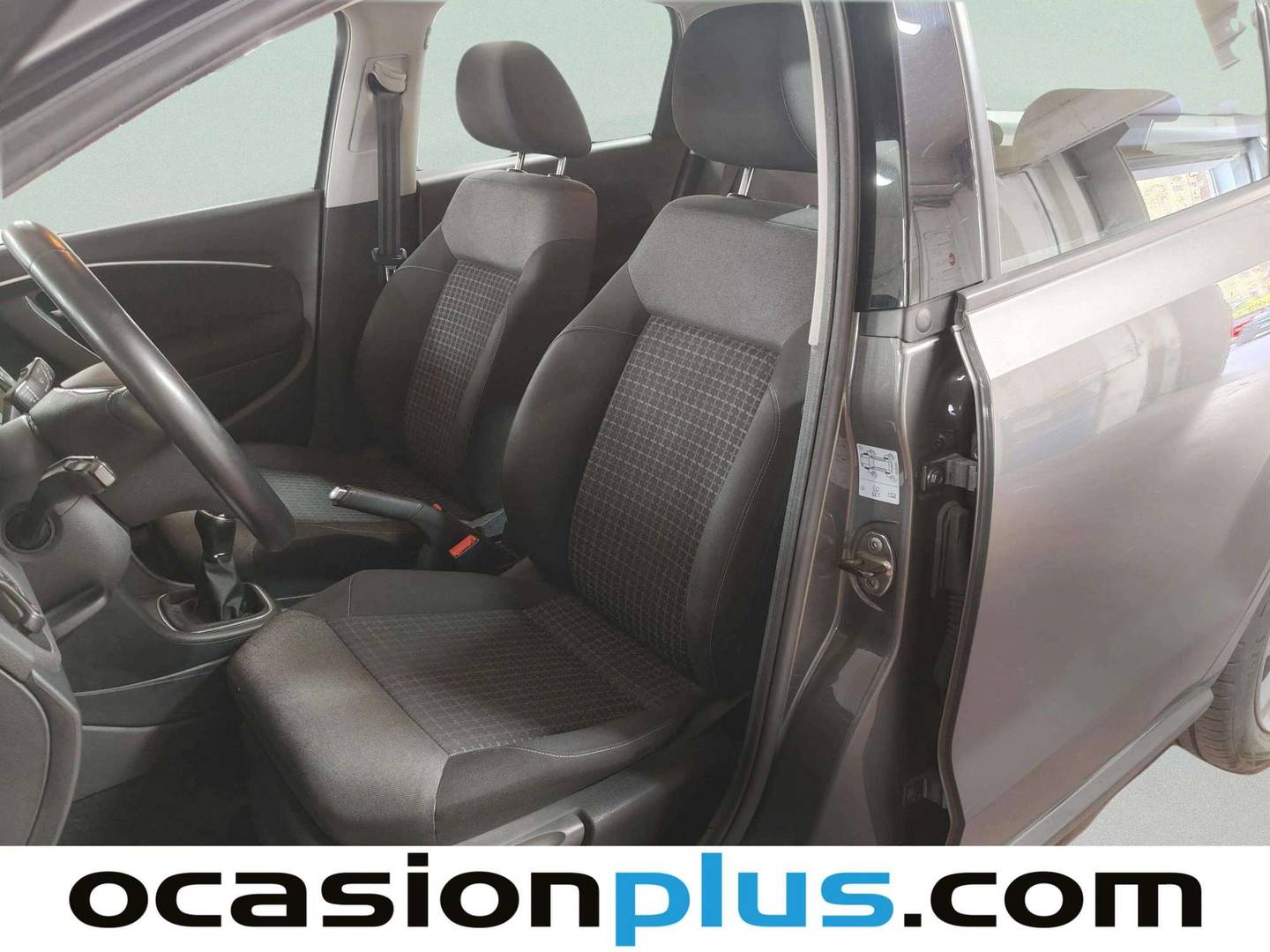 Foto asientos delanteros Volkswagen Polo Volkswagen Polo Advance 1.0 (75 CV)