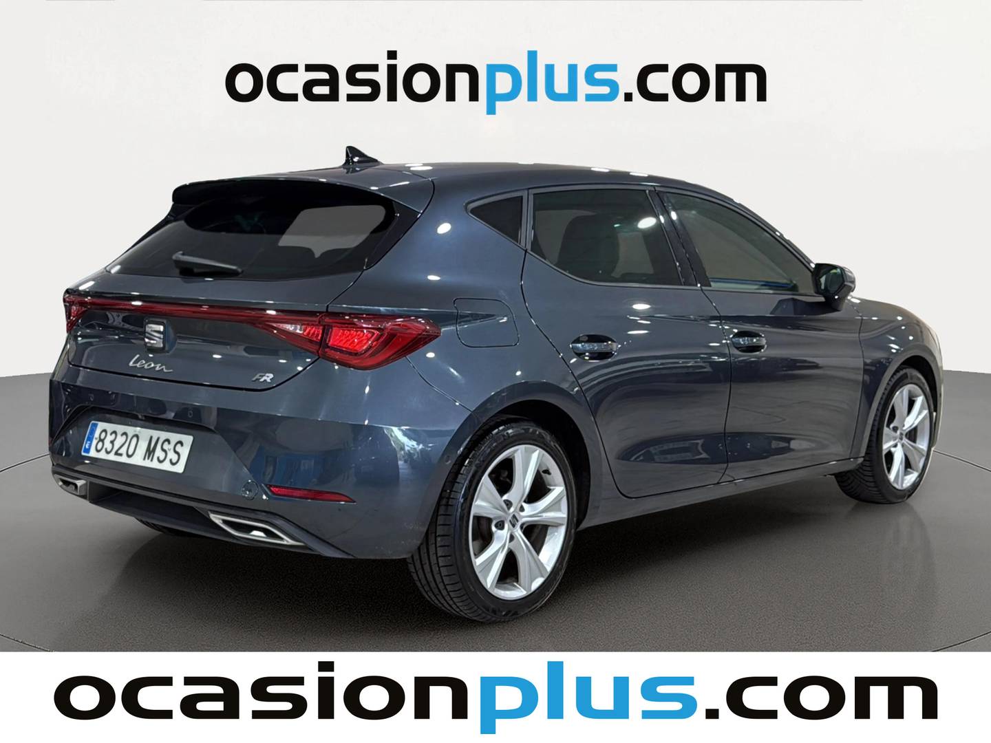Foto trasera Seat León Seat León 1.0 eTSI S&S FR 25 Aniversario DSG (110 CV) derecha