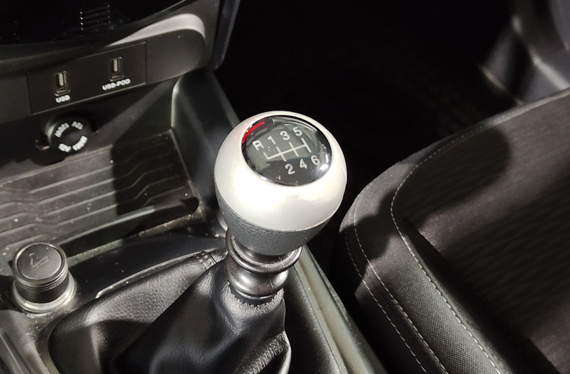 SsangYong XLV D16T Limited - foto 6