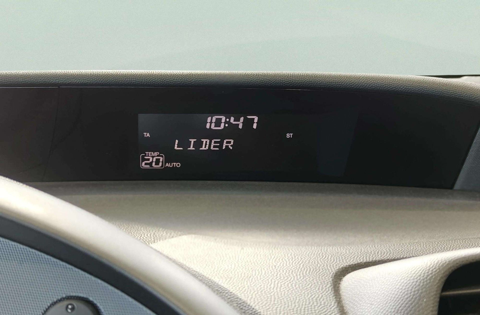 Honda Civic 1.4 i-VTEC Sport - foto 28