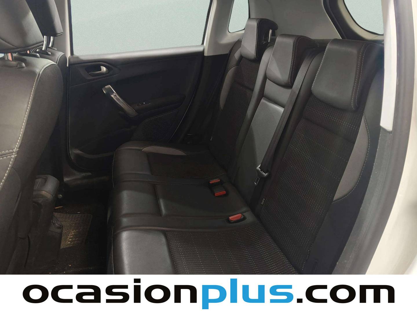 Foto asientos traseros Peugeot 2008 Peugeot 2008 PureTech 110 S&S Allure (110 CV)