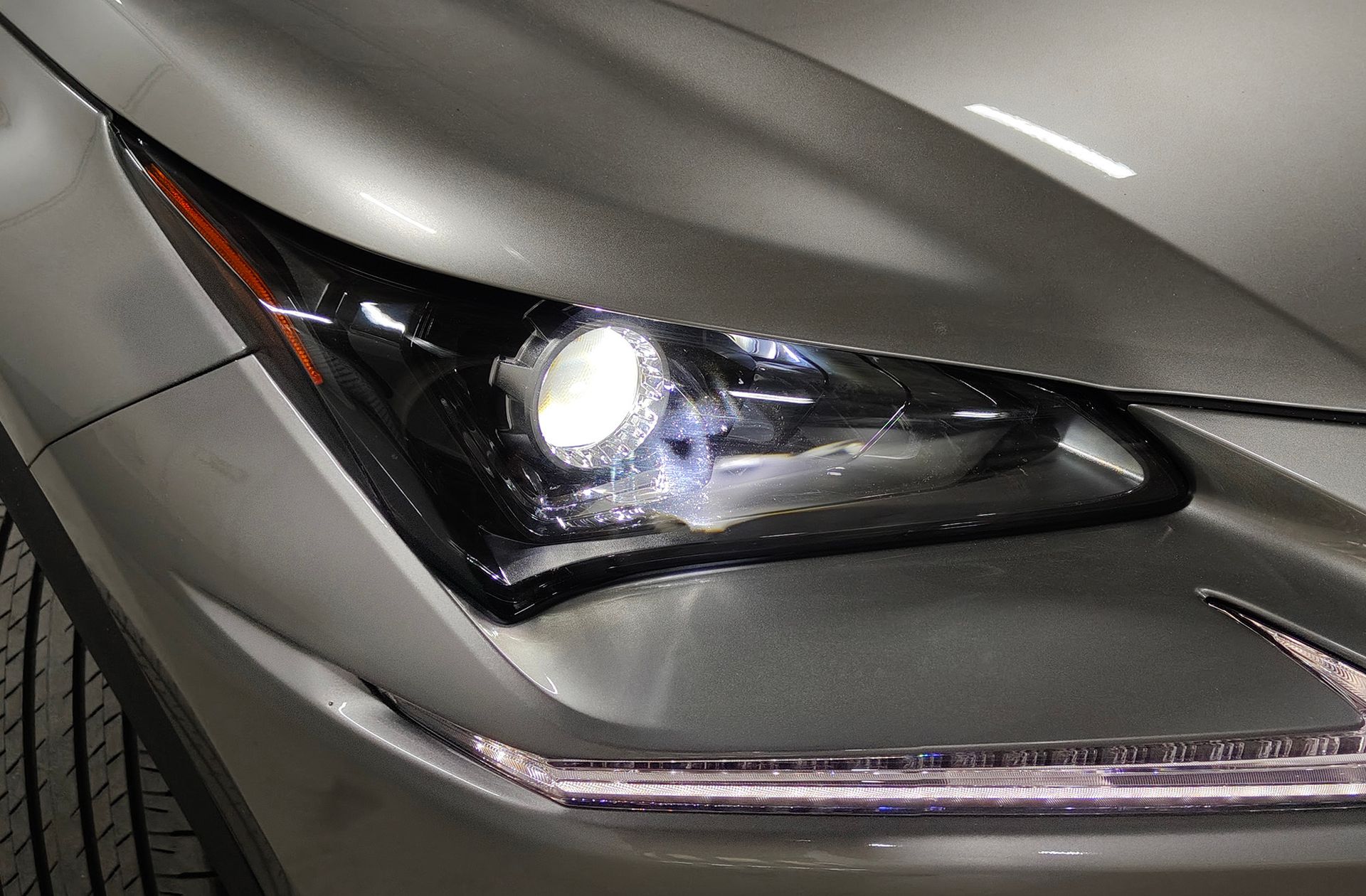 Lexus NX 300h Executive 4WD - foto 16