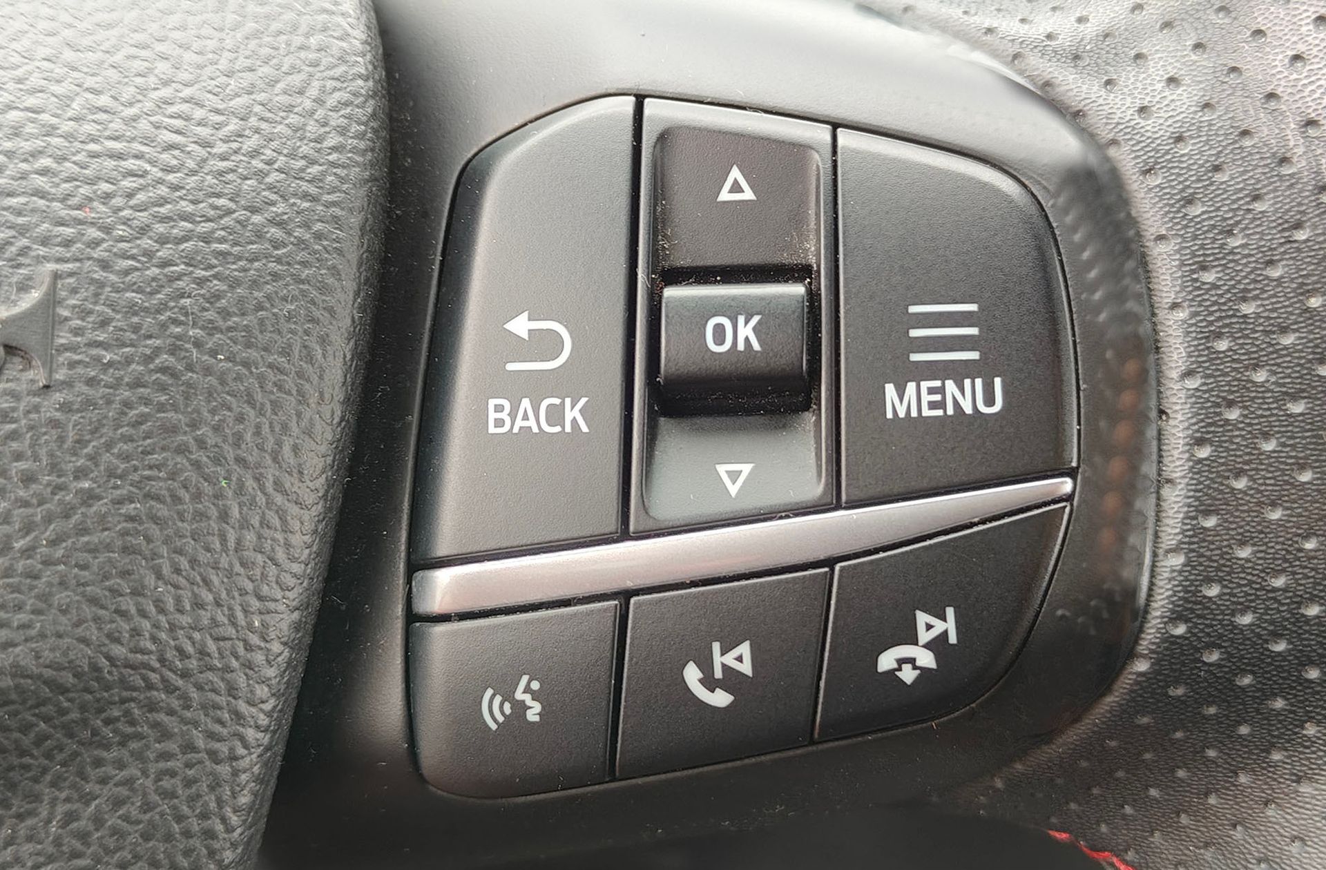 Ford Kuga 1.5 EcoBlue ST-Line - foto 31