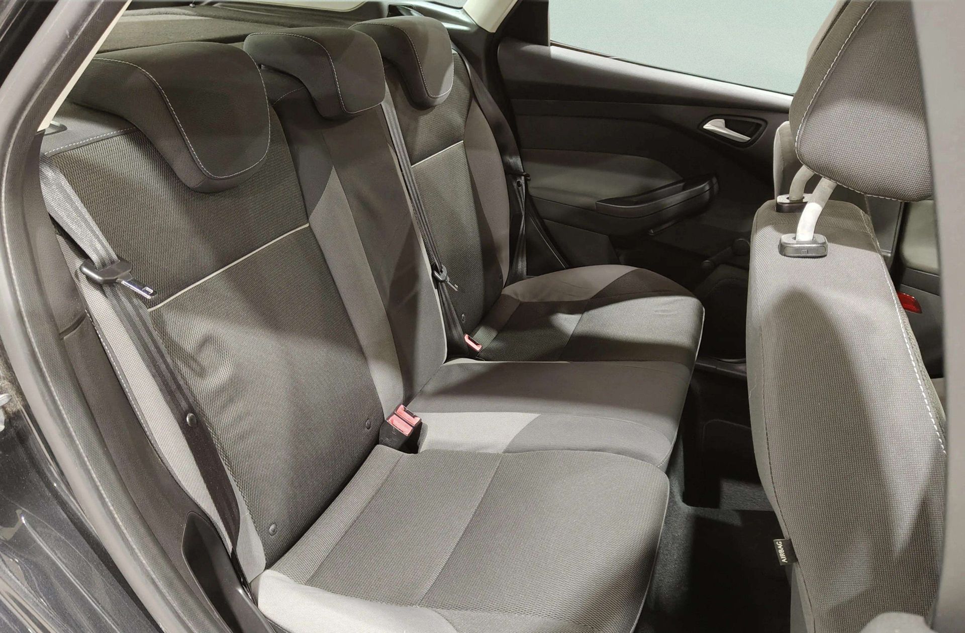 Ford Focus 1.6 TDCi Trend - foto 13