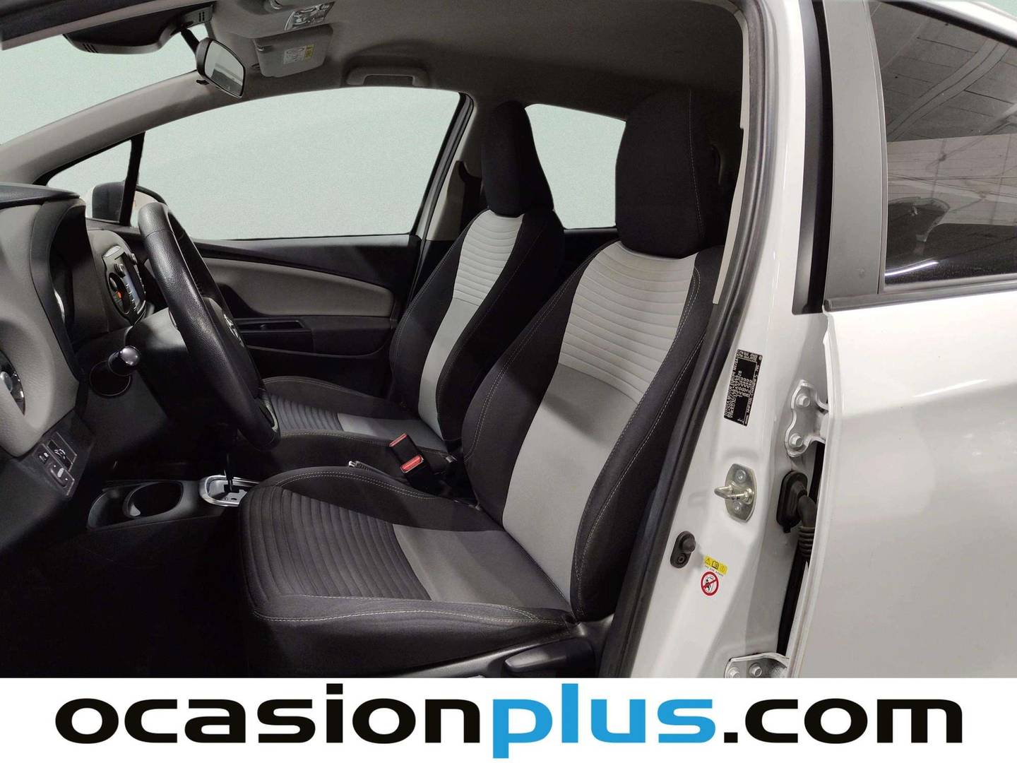 Foto asientos delanteros Toyota Yaris Toyota Yaris 1.5 Hybrid Active (100 CV)