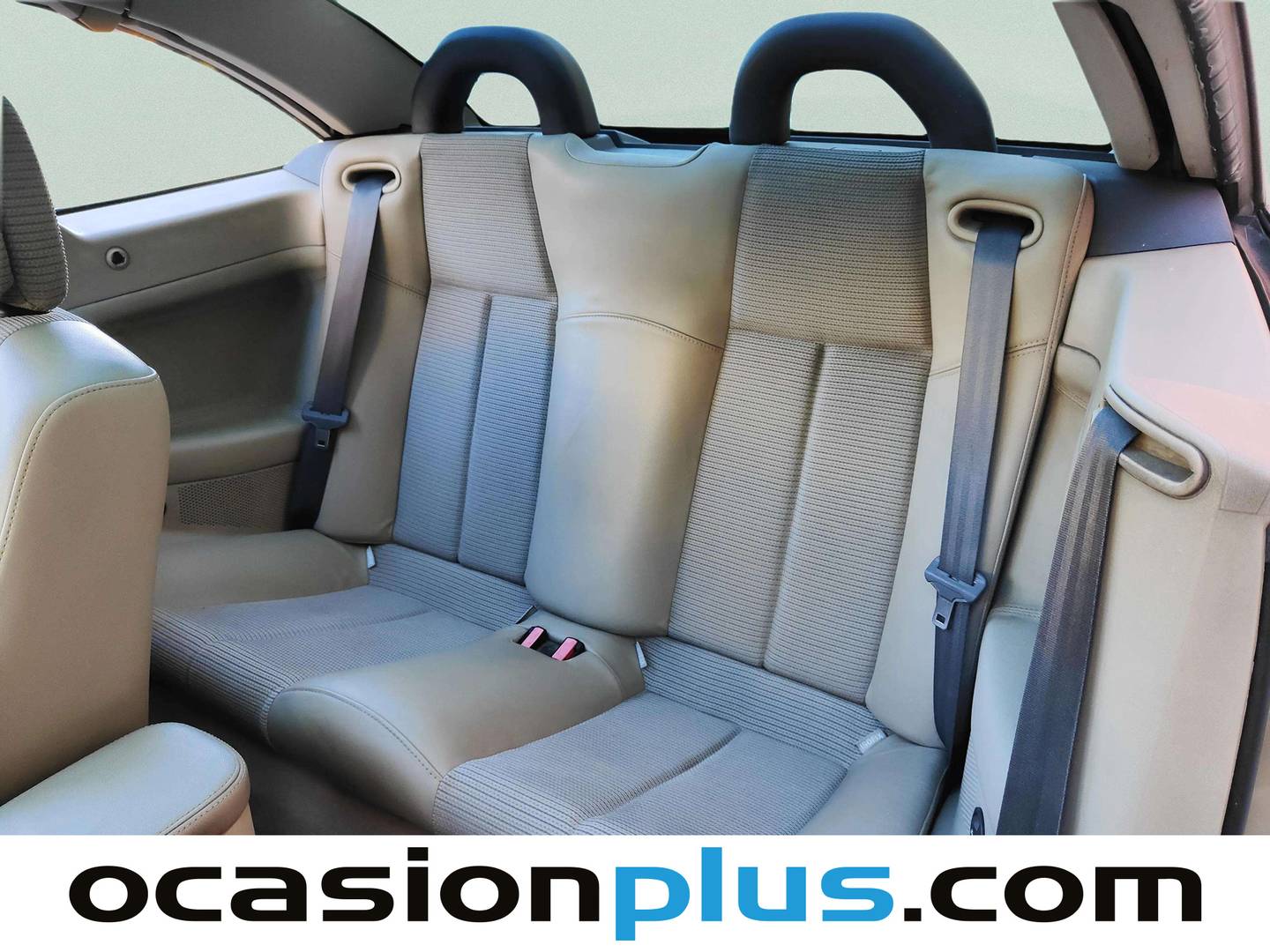 Foto asientos traseros Renault Mégane Renault Megane Coupe Cabrio Privilege 2.0 16v (135 CV) Auto