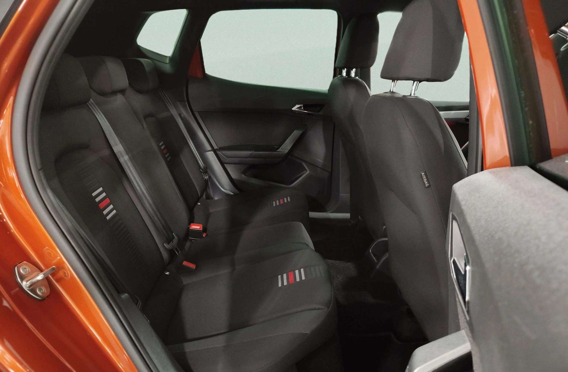 SEAT Arona 1.0 TSI Ecomotive FR Edition - foto 22