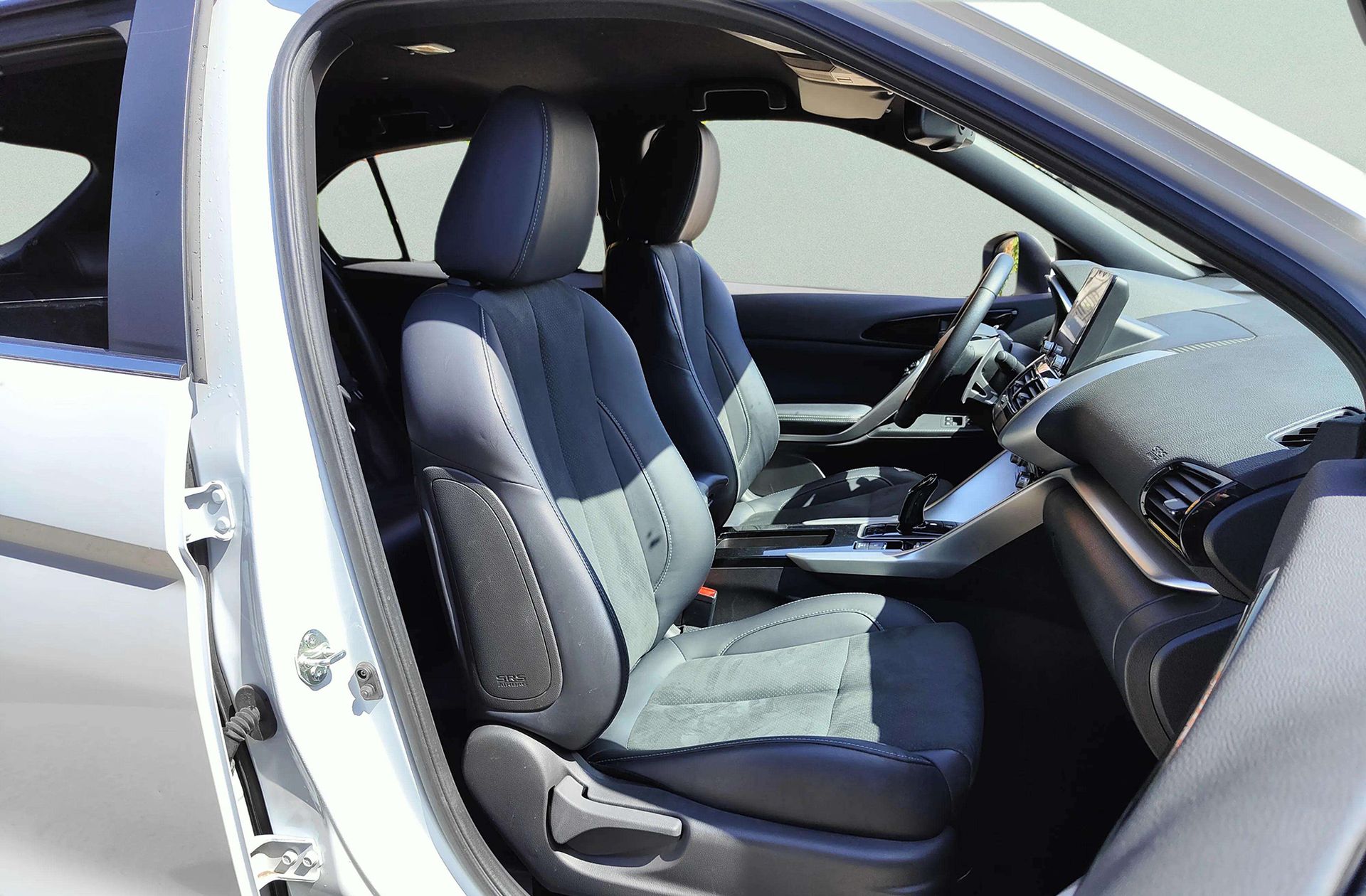 Mitsubishi Eclipse Cross 2.4 PHEV Kaiteki 4WD - foto 18