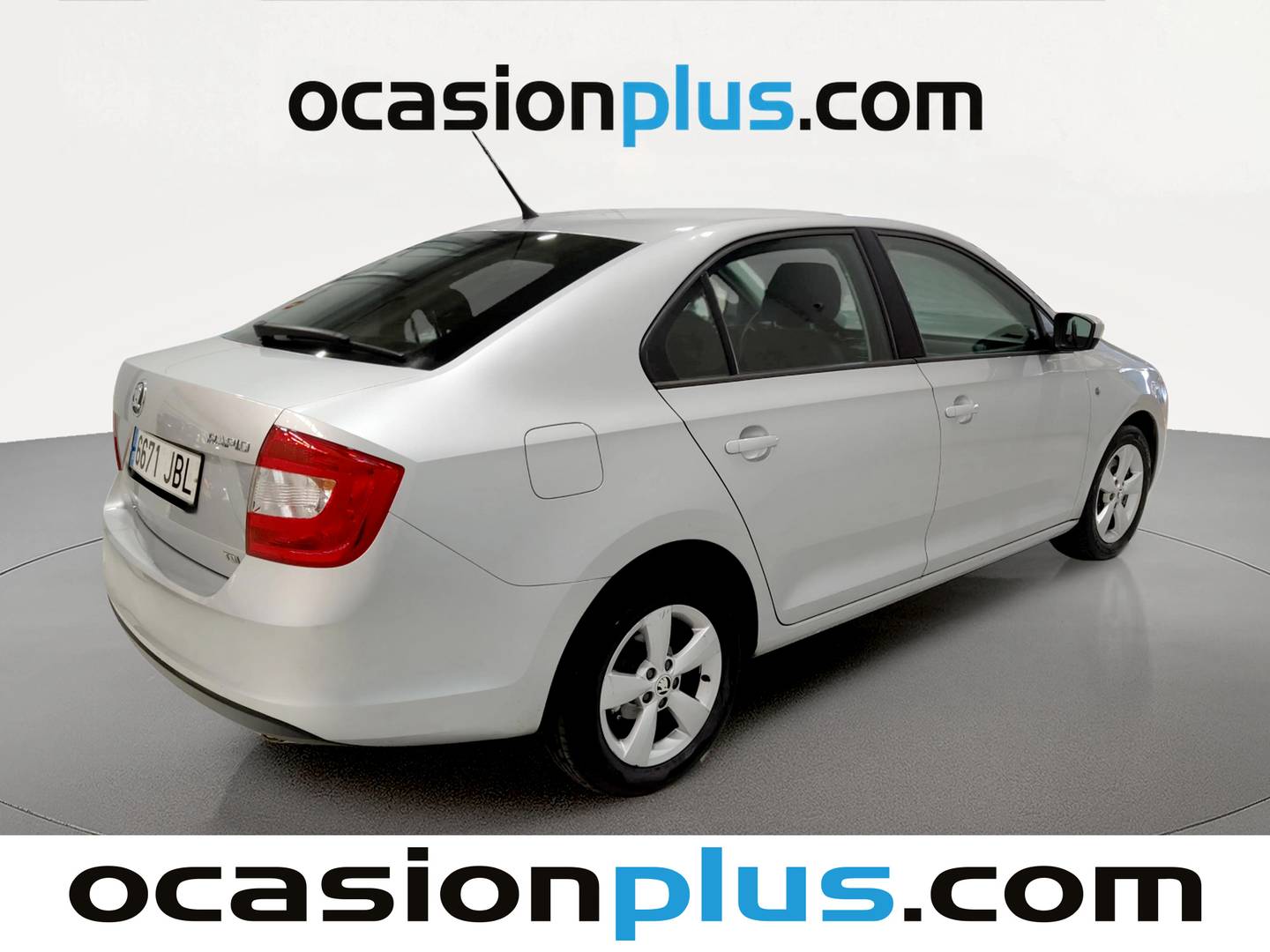 Foto trasera Skoda Rapid Skoda Rapid 1.6 TDI CR Ambition (105 CV) derecha