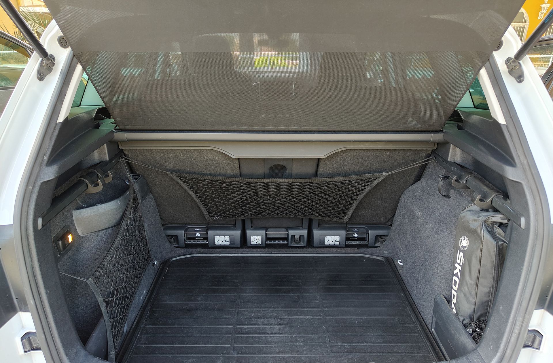 Škoda Karoq 1.6 TDI Ambition - foto 15